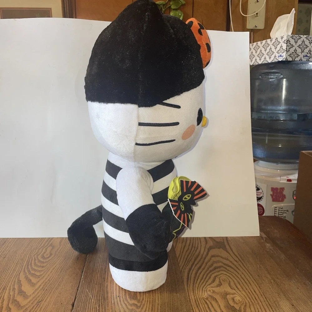 Sanrio Hello Kitty Halloween Cat Burglas Plush Greeter 21